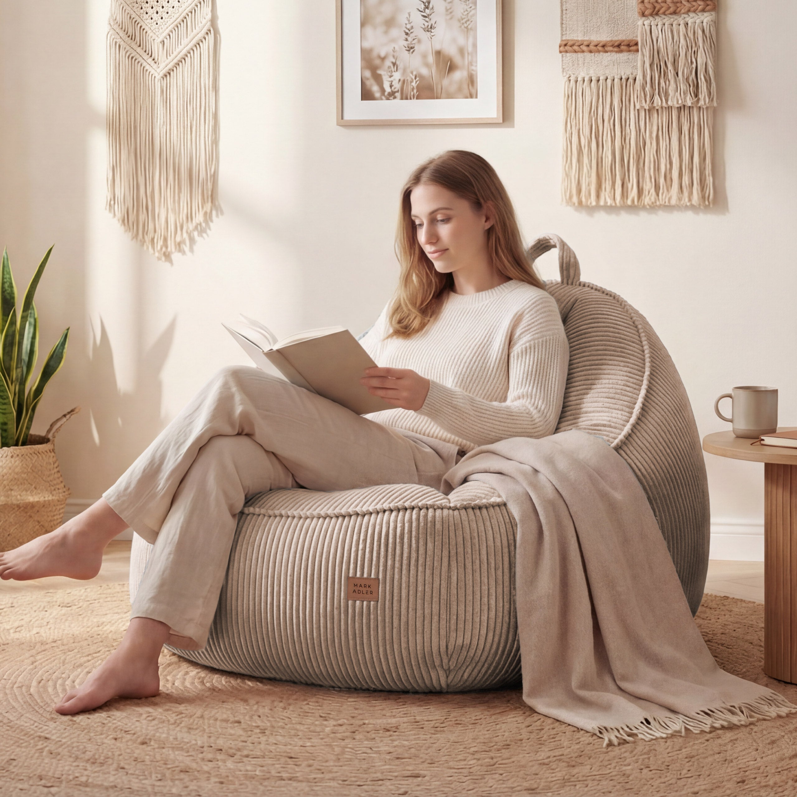 Poltrona pouf con schienale in velluto a coste Mark Adler Comfy 4.0 Taupe