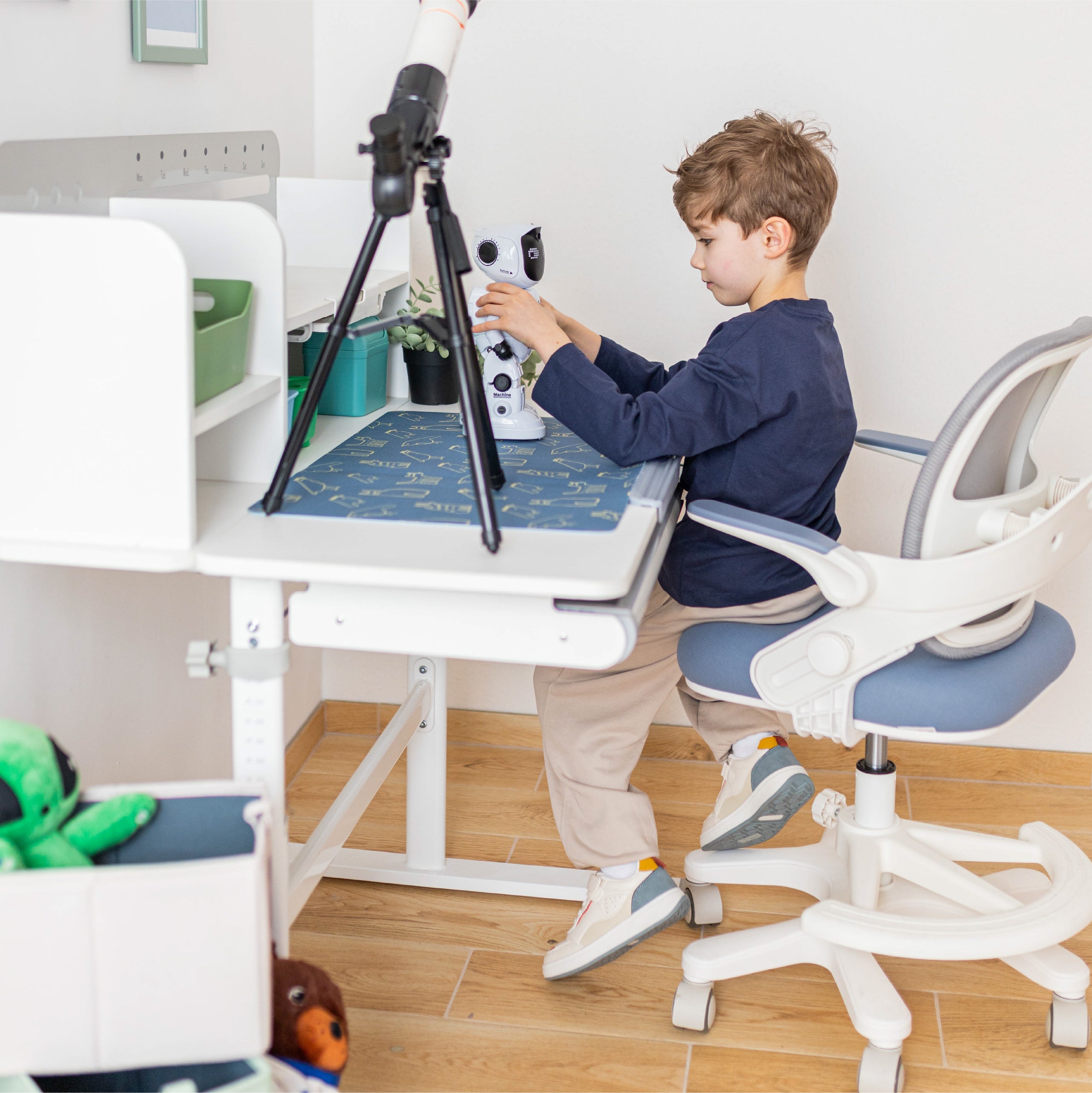 Scrivania ergonomica per bambini Mark Adler Study 5.0 Grey 90 cm