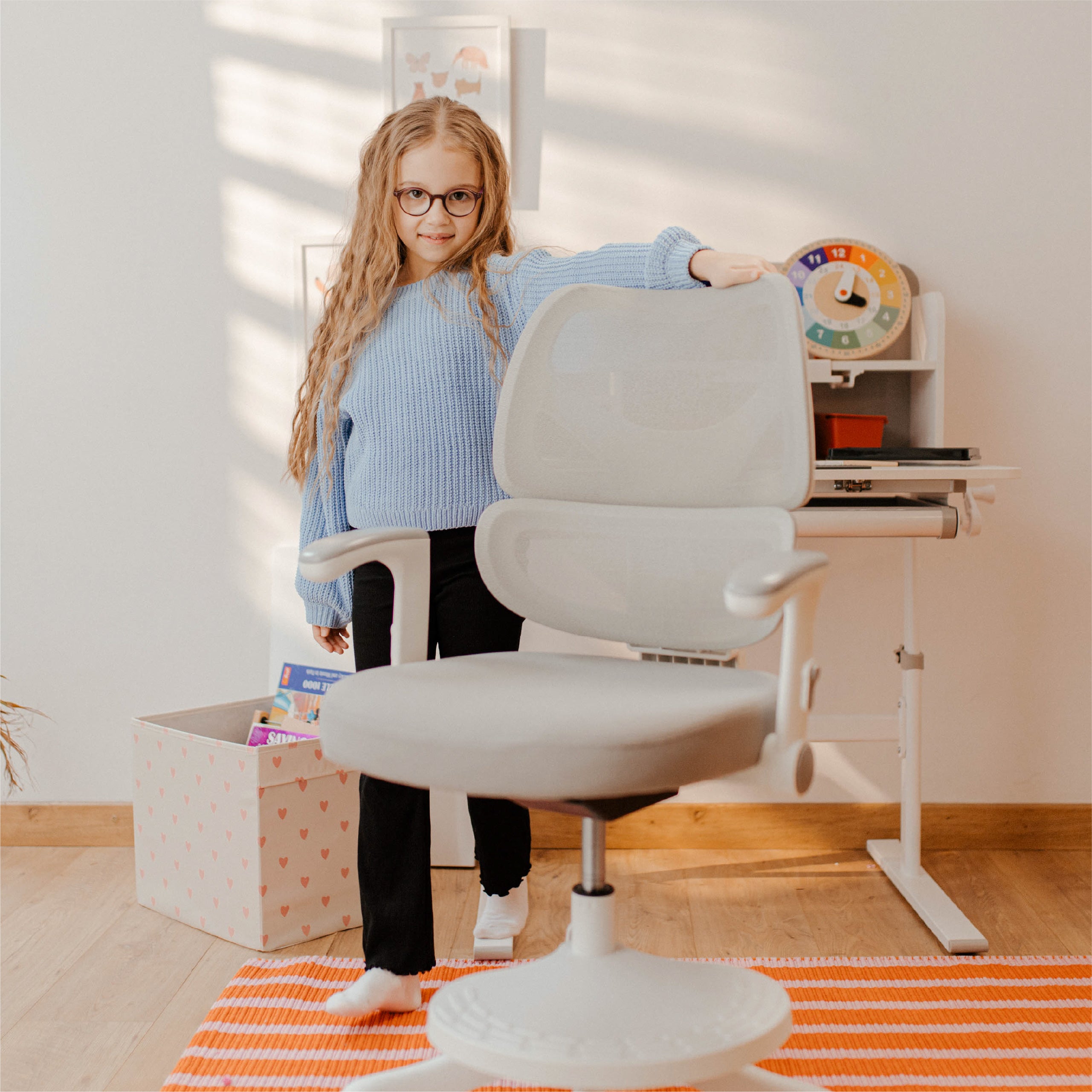 Poltrona girevole per bambini Mark Adler Junior 5.3 Grey