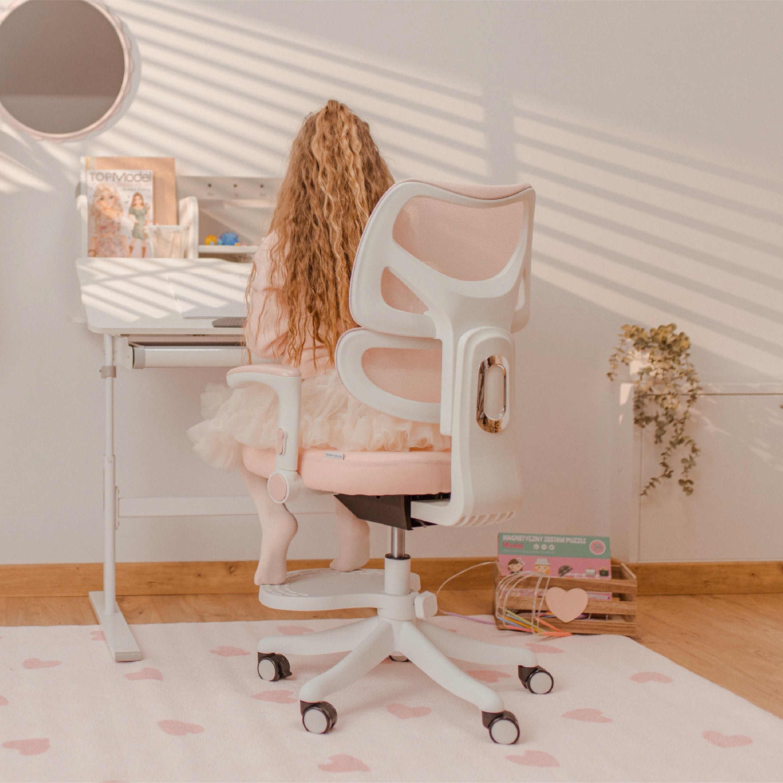 Poltrona girevole per bambini Mark Adler Junior 5.3 Pink