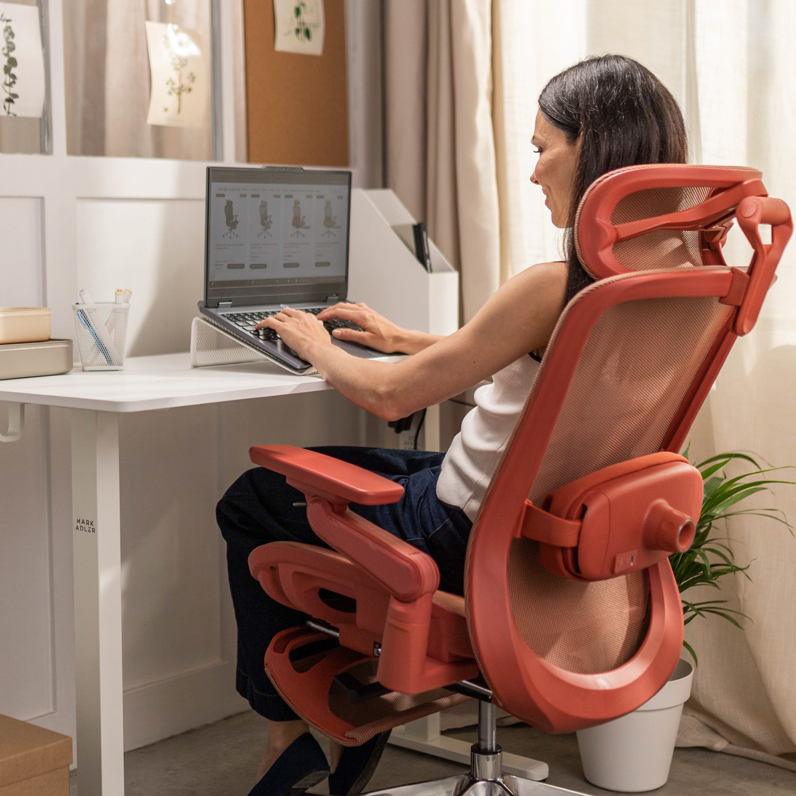 Poltrona ergonomica con funzione massaggio Mark Adler Leadpro 8.7 Red